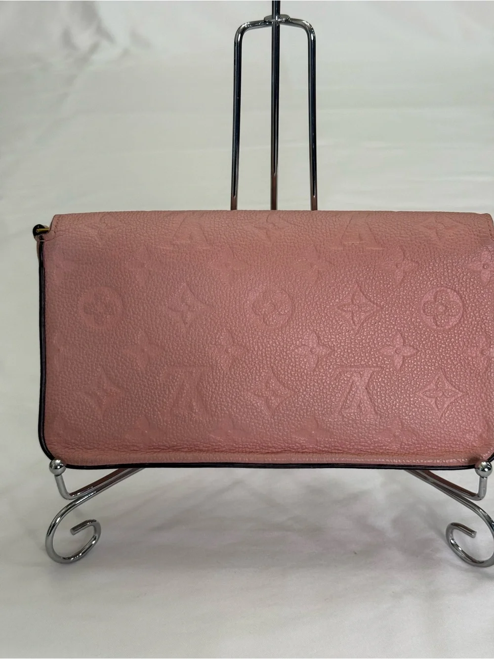 Louis Vuitton chic louis